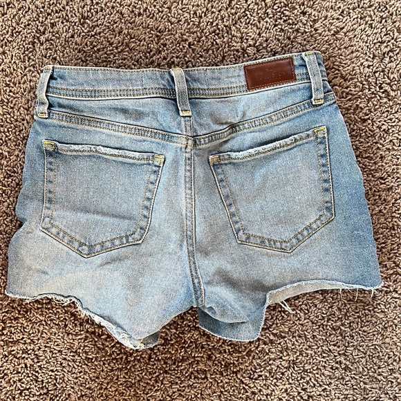 Hollister High-Rise Mom Short Size 1 - Picture 2 of 4
